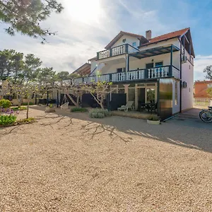Agape Apartment Vir